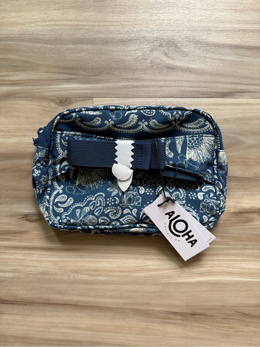 Aloha Collection Crossbody Bag - Picture 9 of 11